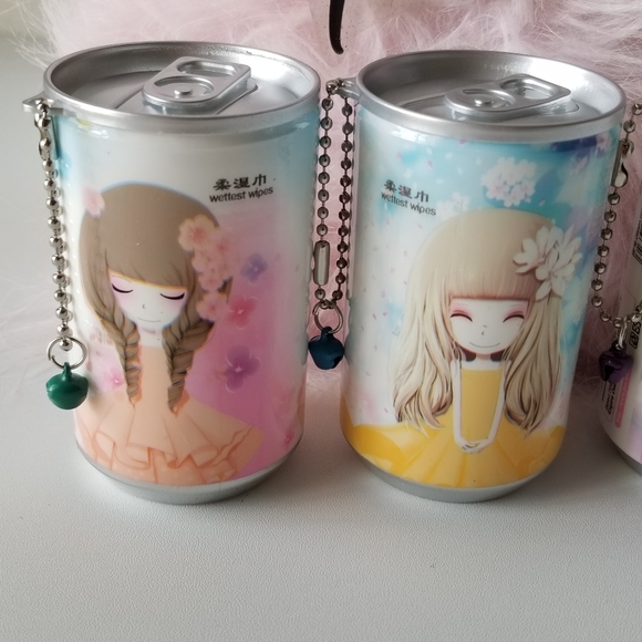 Mini Can Portable Fashion Korean Girl Sanitizing Wet Wipes Keychain New - Picture 10 of 11